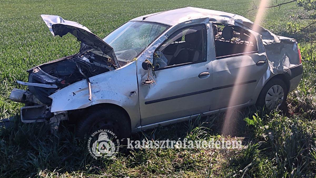 Árokba hajtott egy autó Orosháza és Kaszaper között