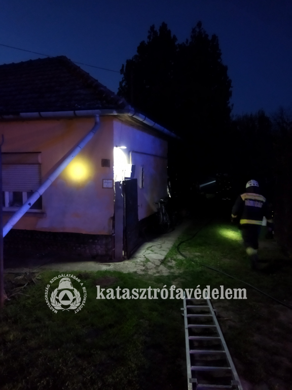 Egy gádorosi családi házban csaptak fel a lángok