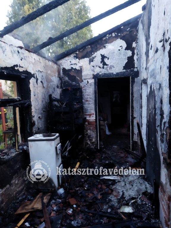 Egy gádorosi családi házban csaptak fel a lángok