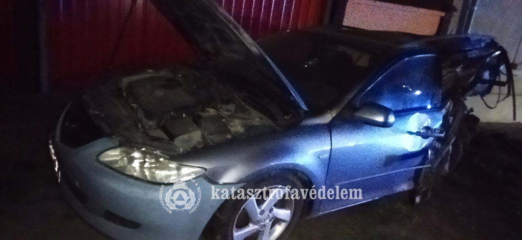 Parkoló autónak ütközött egy személygépkocsi Magyarbánhegyesen