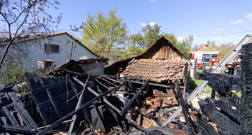 Tűz ütött ki egy békési melléképületben