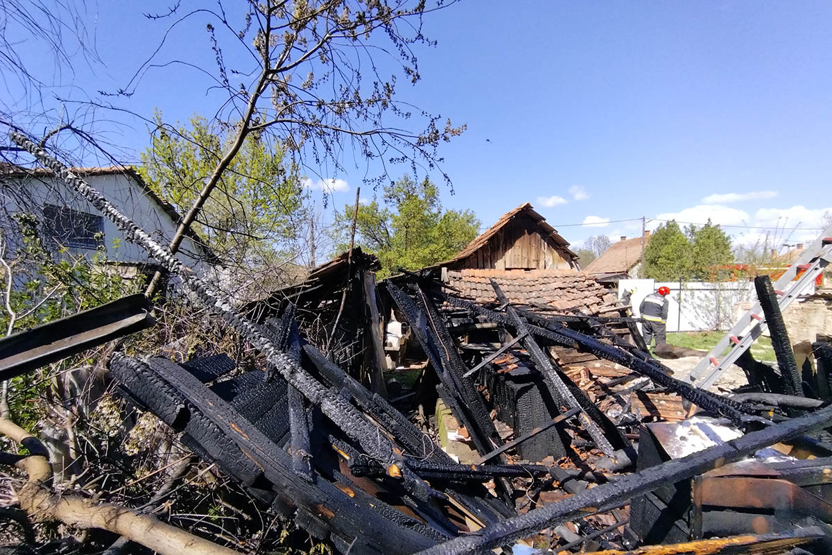 Kigyulladt egy kamra Békésen