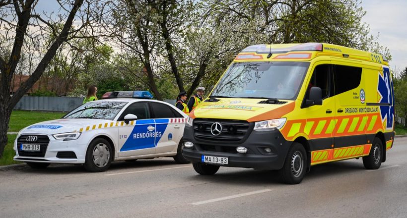 kék, rendőr, rendőrség, police, igazoltatás, mentő