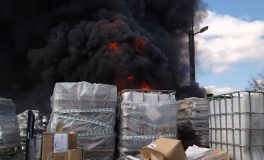 Hatalmas fekete füsttel égett a hulladék Mezőkovácsházán