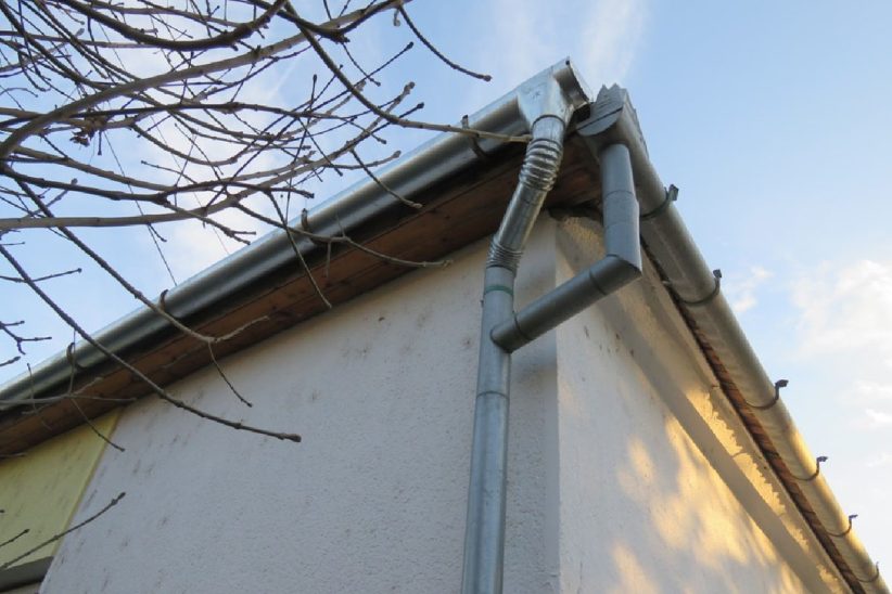 Idős házaspárt csaptak be házalók Békéscsabán