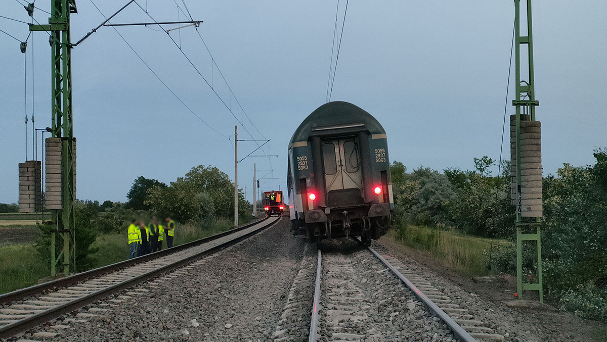 kisiklott a Békés Intercity