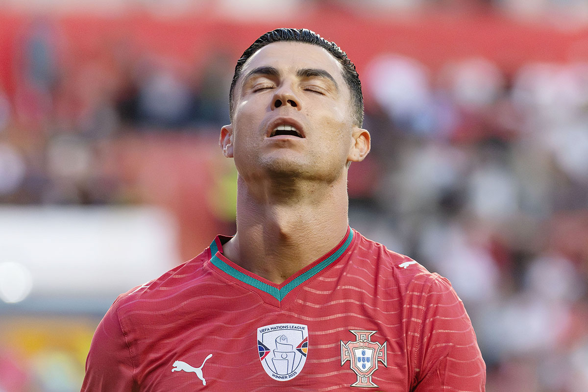 Anglia és Algéria simán nyert, Portugália nehezen győzte le Nigériát a vb előtt