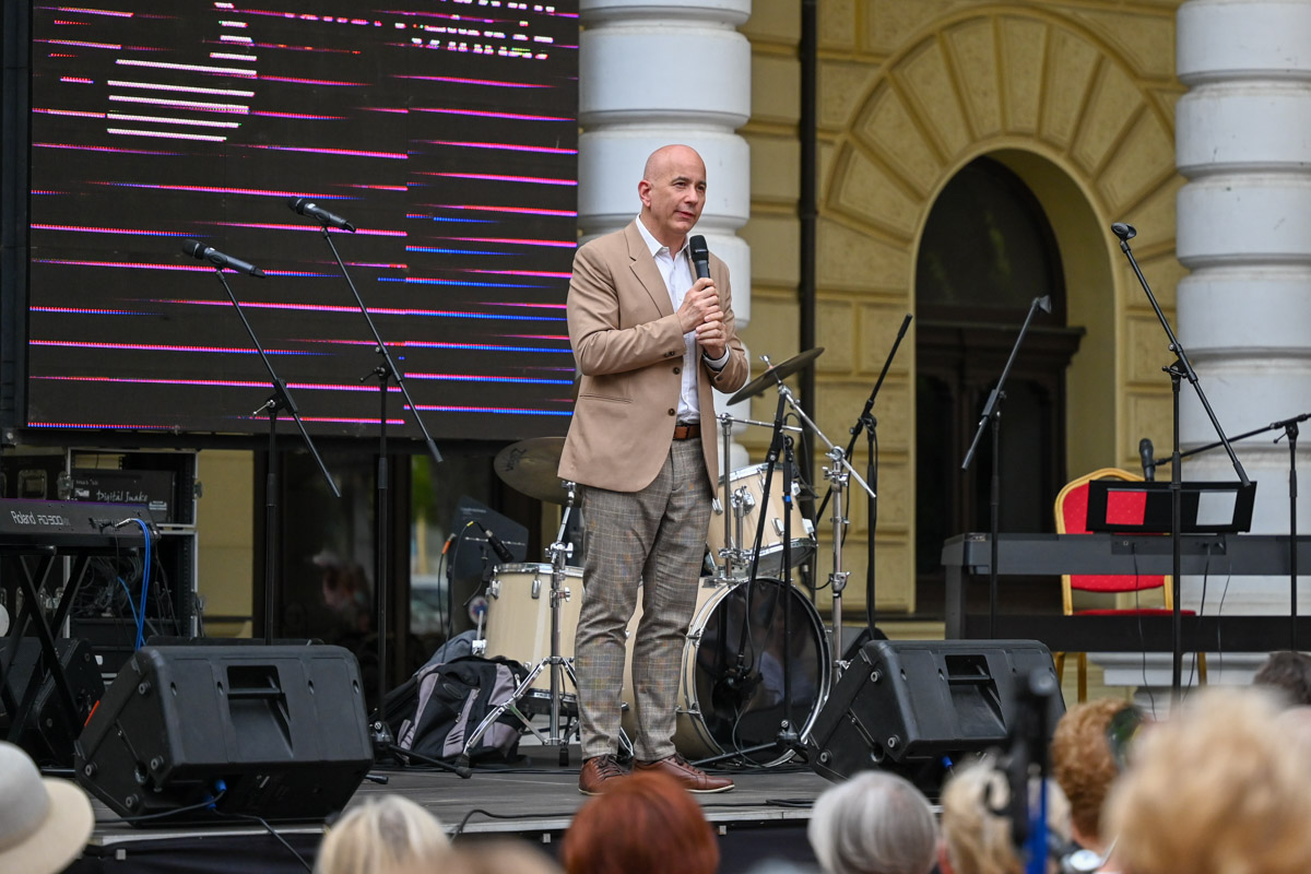 Ünnepi gálával búcsúztatta a szezont a Békéscsabai Jókai Színház