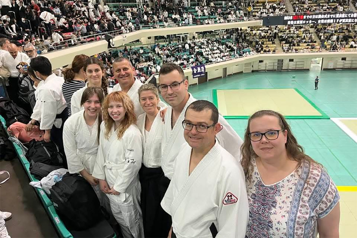 Történelmi aikidós siker Japánban – Az Aki Shiro Dojo a világ egyik legnagyobb Aikido bemutatóján