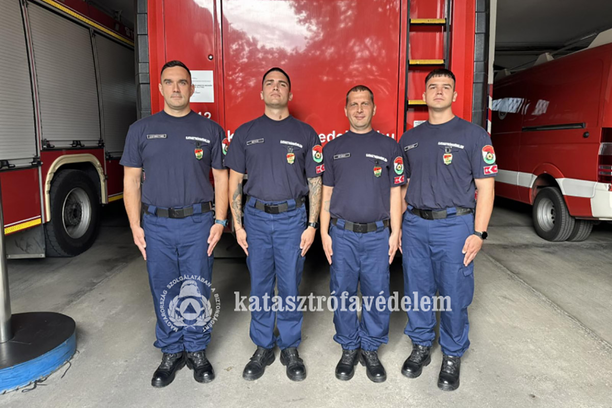 Négy új hivatásos tűzoltó kezdte meg szolgálatát Békésben