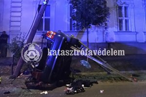 Villanyoszlopnak ütközött Gyomaendrődön