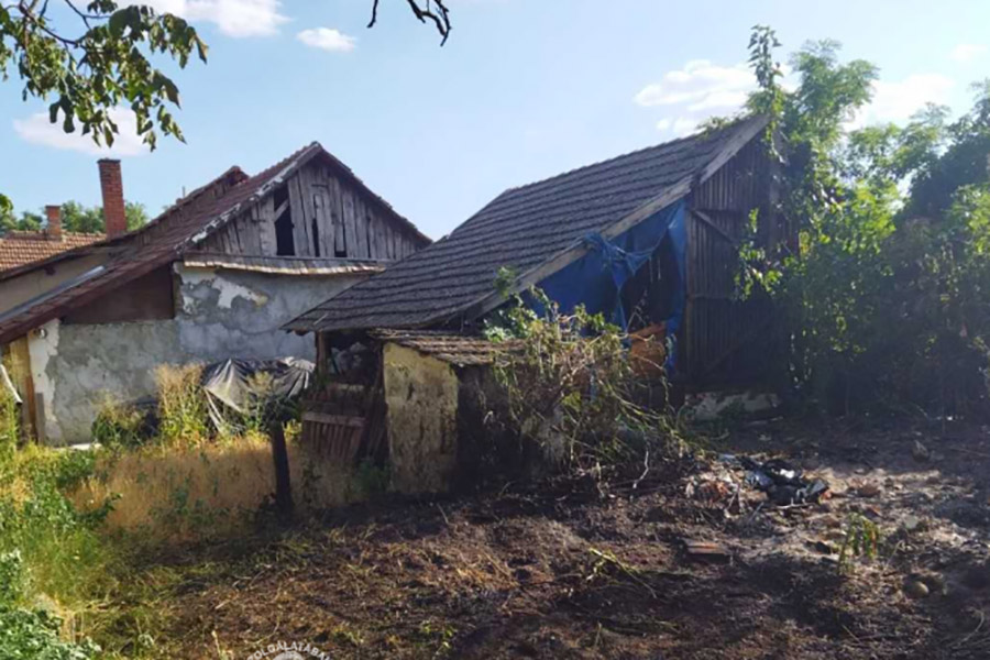 Tűz ütött ki egy gádorosi családi ház kertjében