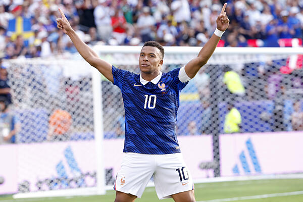Mbappé a negyeddöntőbe lőtte Franciaországot