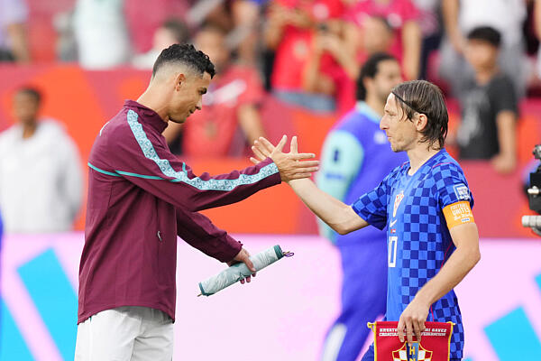 Hátrányból fordított Portugália, Ronaldóék a nyolcaddöntőben