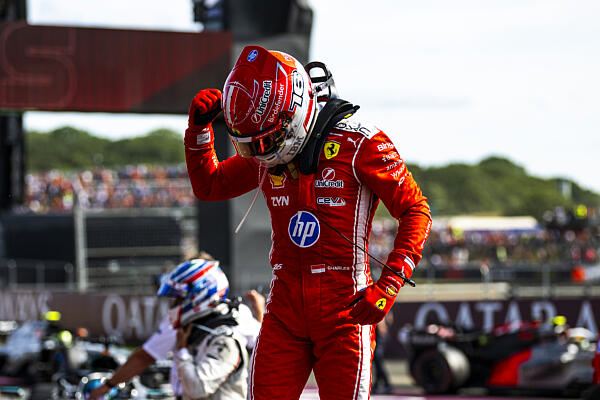 Antonelli drámája után Leclerc ünnepelhetett Silverstone-ban