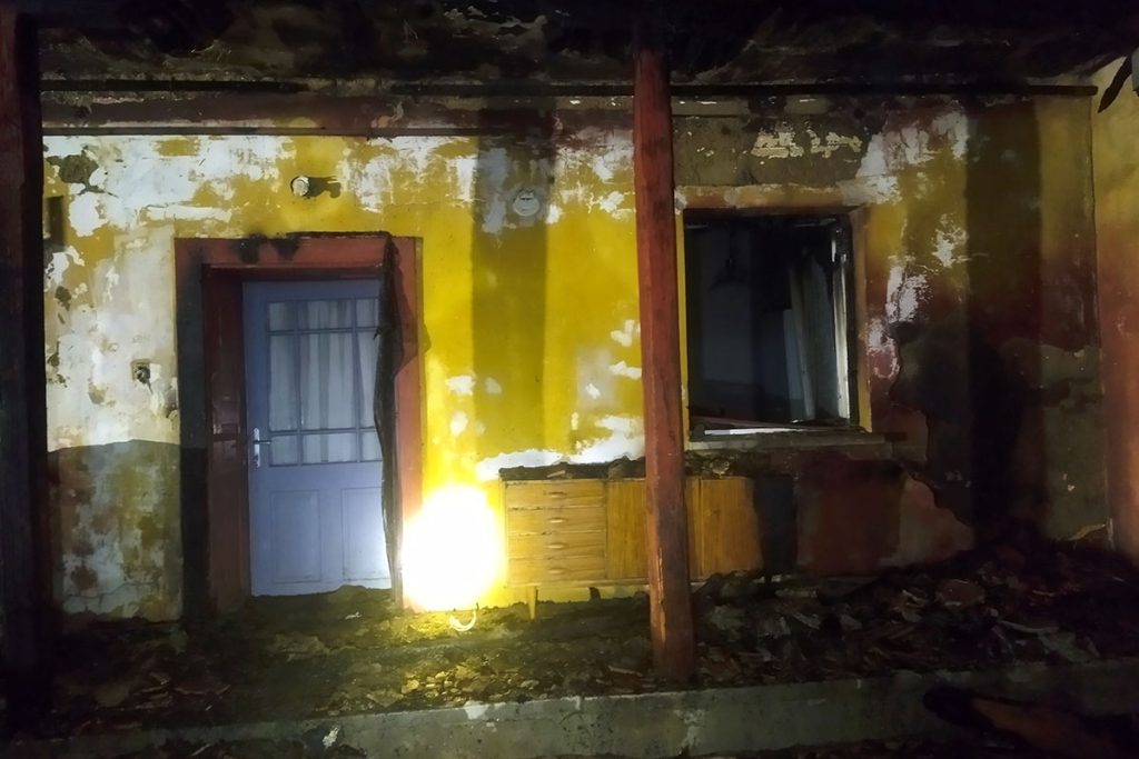 Teljesen leégett egy mezőberényi családi ház tetőszerkezete