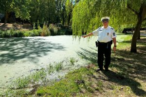 békésen