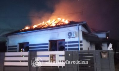 Teljes terjedelmében égett egy ház és egy garázs Geszten