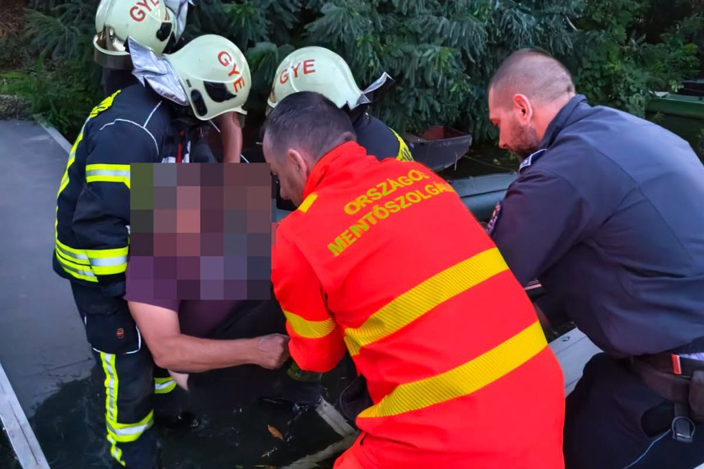 bajba jutott idős hármas körösön