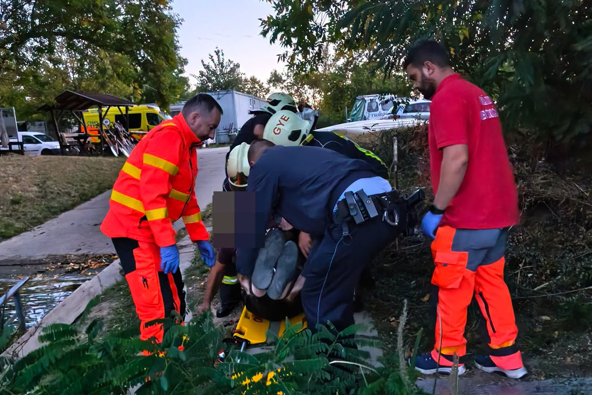 Drámai percek a Hármas-Körösön: így mentették meg a bajba jutott idős férfit