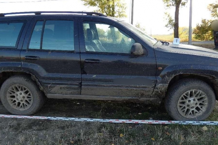 Kondorosról kötötték el a terepjárót, gyanús anyagok lapultak az utasaiknál