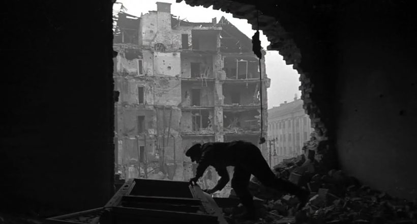 Golyózáporban is életeket mentettek: Így álltak helyt a tűzoltók 1956-ban