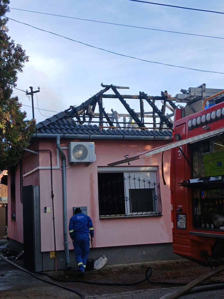 békéscsabai családi ház égett